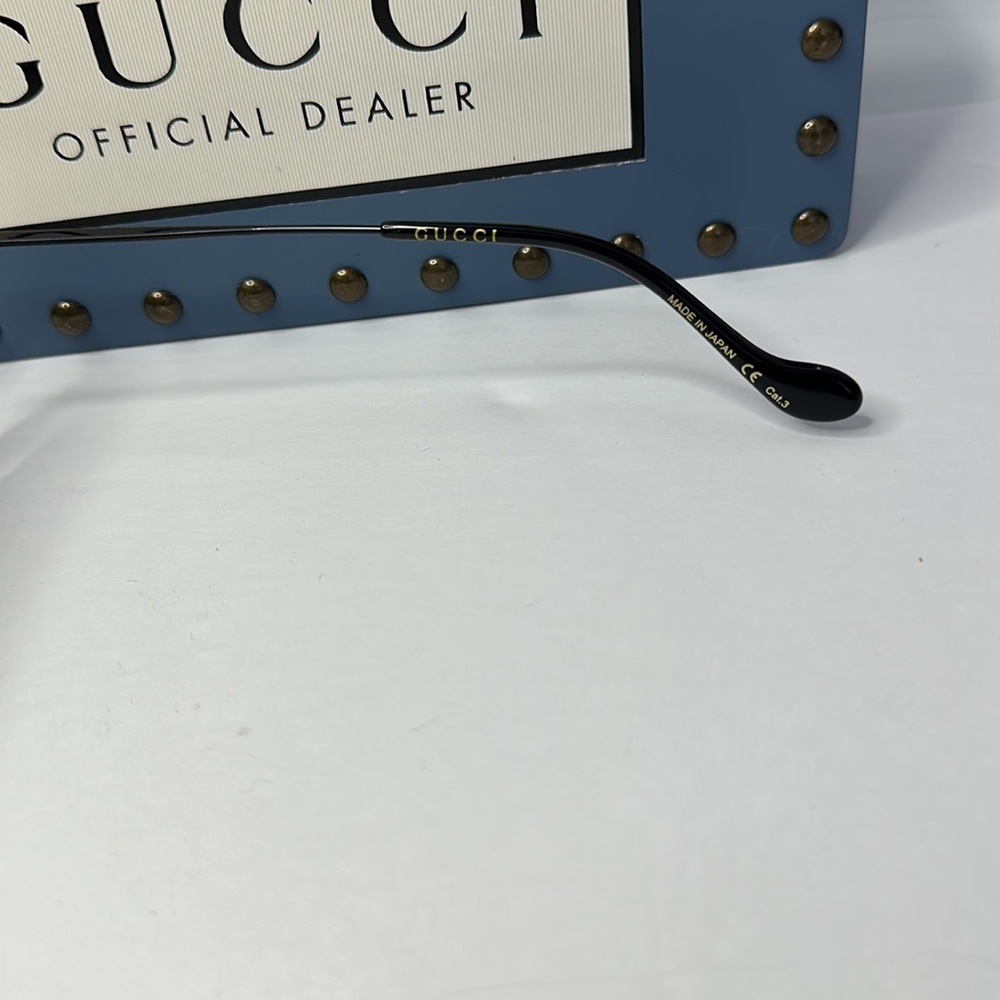 New 💯 - Authentic Gucci super light, stylish and bold design. Gucci GG0908s - Picture 10 of 15